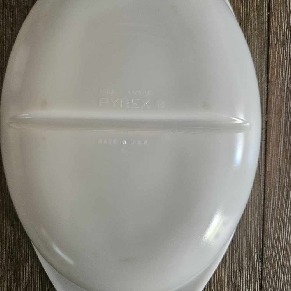 White Pyrex Divided Dish #1003 - Picture 3 of 3